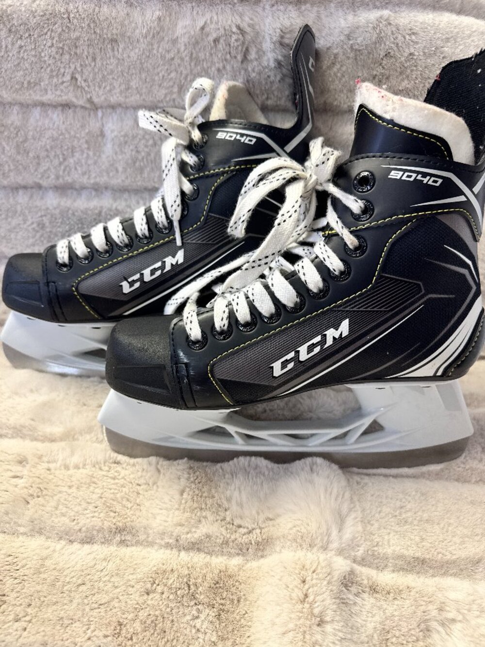 CCM Tacks 9040 ice hockey skates